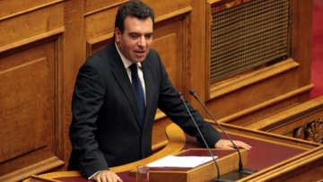 62 «γαλάζιοι» βουλευτές ζητούν εξηγήσεις τους υπουργούς Οικονομικών και Εργασίας