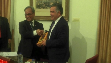 Ο Βασίλης Υψηλάντης υποδέχθηκε τον αντιπρόεδρο του Ινδονησιακού κοινοβουλίου
