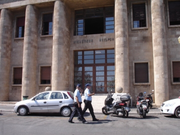 «Κλειδώνει» υπόπτους η ΕΛΑΣ για τη φάρσα στα δικαστήρια