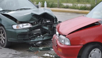 Σύγκρουση οχημάτων χωρίς τραυματισμό: πώς συμφέρει να αποζημιωθείς