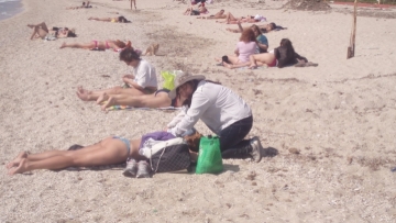  Ζευγάρι έκανε μαλάξεις σε παραλία της Ρόδου και συνελήφθη