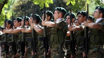 Δεν ήθελε να πάει στο στρατό και τον πήραν με το… ζόρι!