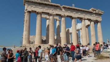 Ο τουρισμός από μόνος του δεν μπορεί οικονομικά να σώσει την Ελλάδα