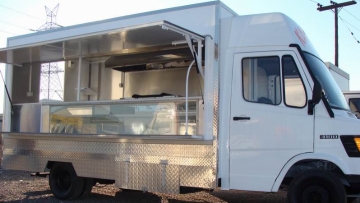 Άνοιξε παράνομα την καντίνα που του είχε σφραγίσει ο δήμος Ρόδου