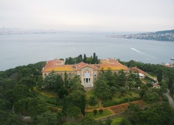 Δημοσιογράφοι από τις μεγαλύτερες εφημερίδες στη Θεολογική Σχολή της Χάλκης