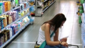 Η οικονομική κρίση αύξησε τις τιμές των ειδών πρώτης ανάγκη – Δείτε πόσο ανατιμήθηκαν 31 προϊόντα