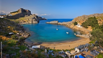 Financial Times: Η Ελλάδα είναι η λέξη για τις καλοκαιρινές διακοπές