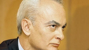 Πέθανε ο δημοσιογράφος Τριαντάφυλλος Δραβαλιάρης