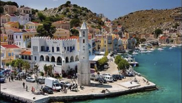 Φωτογράφηση με φόντο  τη Σύμη από γνωστή εταιρία  ενδυμάτων στην Αγγλία