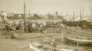 Ο ταρσανάς και το κηφηναριό που ήρτεν για να μας φωτίσει στην υλοτομία !..