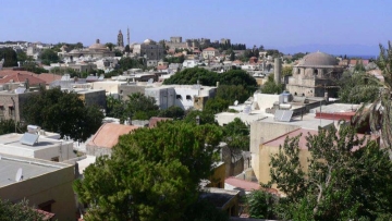 «Χουριέτ»: Μέσω του τουρισμού η Τουρκία συμβάλλει  στην οικονομική ανάπτυξη της Ελλάδας