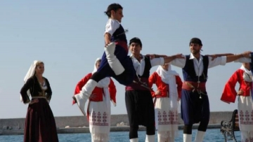 Η Ροδίτικη παράδοση και η... Κρητική μουσική