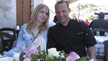 Παντελής-Μαρία: Ένας έρωτας... «διαφήμιση» για τη Σύμη! (βίντεο)