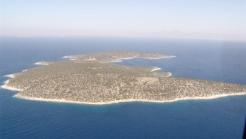 Συνελήφθησαν 13 λαθρομετανάστες στο Φαρμακονήσι