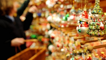 Το εορταστικό ωράριο των Χριστουγέννων για τα καταστήματα της Ρόδου