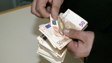 Xρεωμένοι δεκάδες δημόσιοι υπάλληλοι