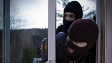 Κλοπή τα ξημερώματα στην Ιαλυσό με «λάφυρα» χρήματα, κοσμήματα και ηλεκτρονικές συσκευές!