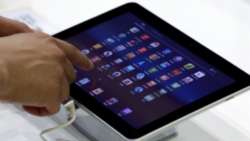 Ποιοι δικαιούνται επιδότηση 230 ευρώ απ' το Κράτος για αγορά tablet ή laptop