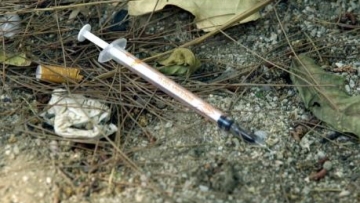 Σύριγγες ναρκωτικών στην αυλή δημοτικού σχολείου