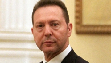 O Στουρνάρας ζητά  την κατάργηση  των συντελεστών!