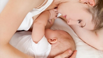 Θεσμοθετήθηκε ο μητρικός θηλασμός στη χώρα μας 