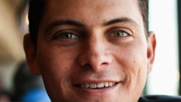 Ισχυρό δολάριο και χαμηλές τιμές κάνουν την Ελλάδα καυτό προορισμό για τους Αμερικανούς