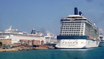 Σε φουρτουνιασμένα νερά η ελληνική κρουαζιέρα