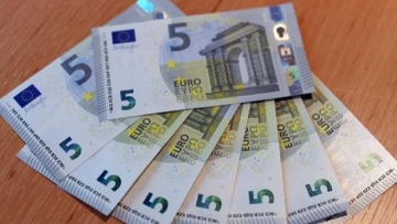Επιδημία πλαστών πεντάευρων