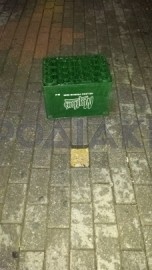 Με καφάσια μπύρας καλύπτουν τις... τρύπες!