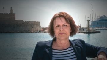 Την ΔΟΥ Ρόδου επισκέφθηκε η υποψήφια βουλευτής Μαρία Βαλατσού