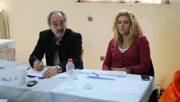 Η κρίση κόβει φέτος και τα σάντουιτς στις εφορευτικές επιτροπές!