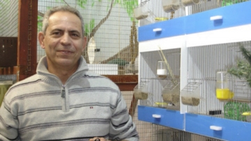 Ένας εκτροφέας καναρινιών στη Ρόδο με παγκόσμιες διακρίσεις