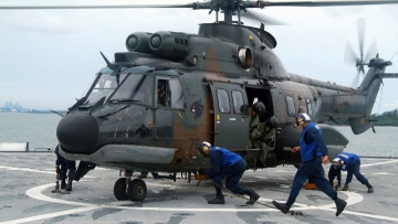 Άσκηση με τη συμμετοχή Super Puma στον κόλπο της Ιξιάς