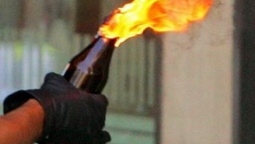 Στο εδώλιο 4 νεαροί που  συνελήφθησαν με μολότοφ