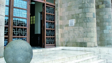 Δάγκωσε το...μόριο του βιαστή!