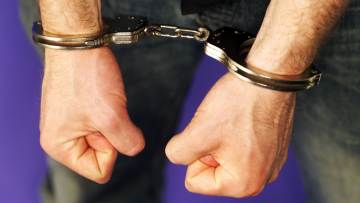 Συνελήφθη 44χρονος στο Φαληράκι που οδηγούσε κλεμμένη μοτοσικλέτα