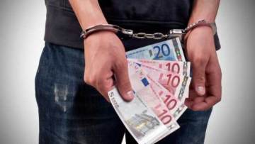 Σοκ στο ΥΠΕΣ: Συνελήφθη για μίζα στέλεχος της ΔΑΚΕ, αποσπασμένη στο γραφείο υπουργού