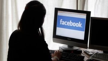 Εκπαιδευτικός αντάλλασσε πονηρά μηνύματα στο Facebook με μαθήτρια