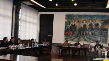 Μαραθώνιες συνεδριάσεις για τις περικοπές στο δήμο