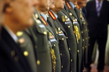 Αποστρατεύτηκε ο Αντώνης Βλαχάκης, παραμένει στον βαθμό του Ταξίαρχου ο Φώτης Νικολόπουλος