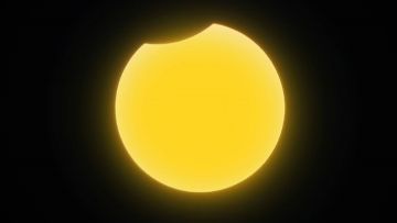 Μοναδικό θέαμα η έκλειψη ηλίου και στη Ρόδο