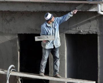Ρόδος: "Άρπαξαν" το δωρόσημο άνεργου οικοδόμου
