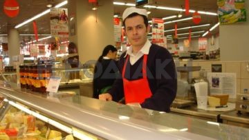 Ο πολιτικός μηχανικός που πουλάει τυριά!    