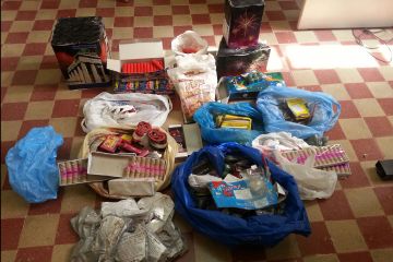 Συνελήφθη στη Ρόδο καταστηματάρχης με βεγγαλικά και κροτίδες