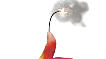 Τα βεγγαλικά και τα πυροτεχνήματα δεν είναι παιχνίδια! 