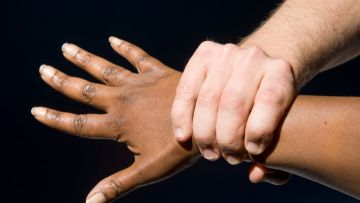 Δικάζονται τρεις Παραδεισιώτες για το μαχαίρωμα αλλοδαπών
