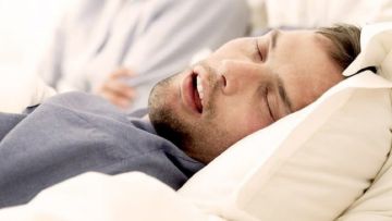 Το έντονο  ροχαλητό σημάδι  πρόωρης άνοιας