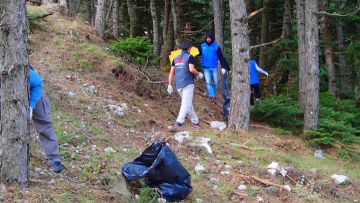 Εθελοντικός καθαρισμός στην Ψίνθο από Κοιλάδα προς Γκιζάνι