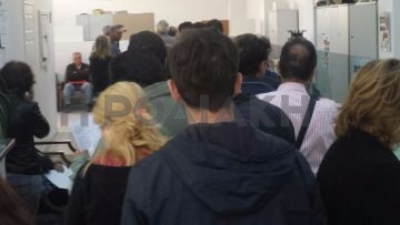 Συνωστισμός στα γραφεία του ΟΑΕΕ στη Ρόδο
