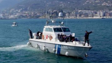 Άλλοι 22 Σύριοι αποβιβάστηκαν στον Αρχάγγελο στην παραλία κόκκινη άμμος